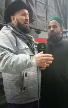 akit-muhabiri-gunestekin-sergi-protesto2